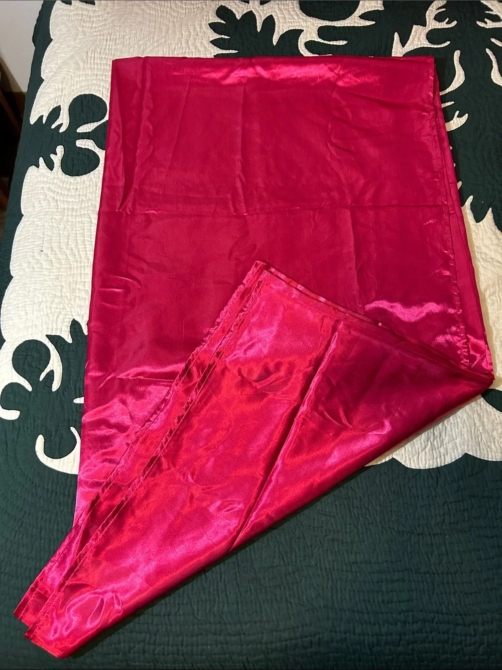 New Juicy Couture Queen Size Sheets 4pcs set  (Hot Pink )